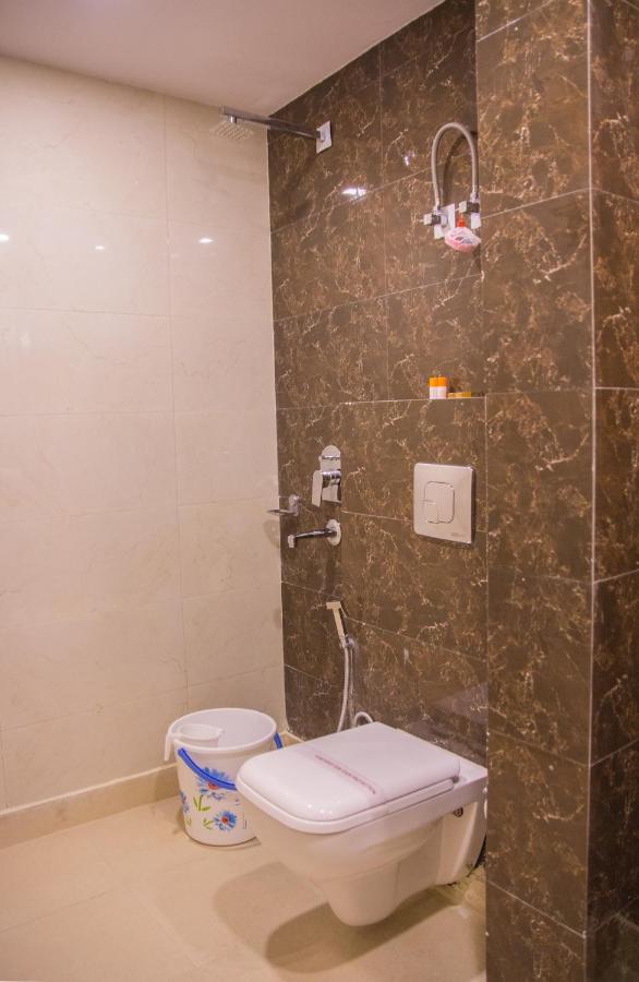 Hotel Pawan Plaza Near Sir Ganga Ram Hospital Delhi (National Capital Territory of India) Exterior foto