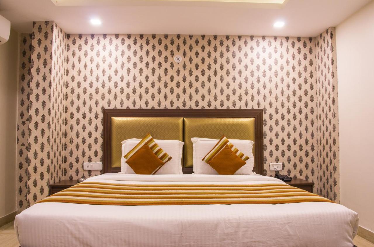 Hotel Pawan Plaza Near Sir Ganga Ram Hospital Delhi (National Capital Territory of India) Exterior foto
