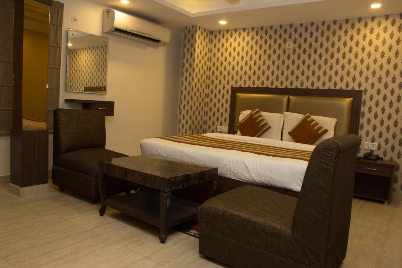 Hotel Pawan Plaza Near Sir Ganga Ram Hospital Delhi (National Capital Territory of India) Exterior foto