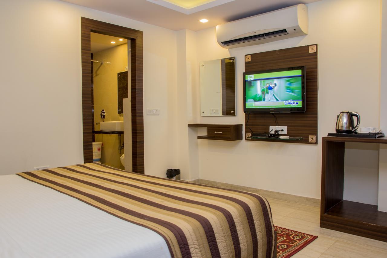 Hotel Pawan Plaza Near Sir Ganga Ram Hospital Delhi (National Capital Territory of India) Exterior foto