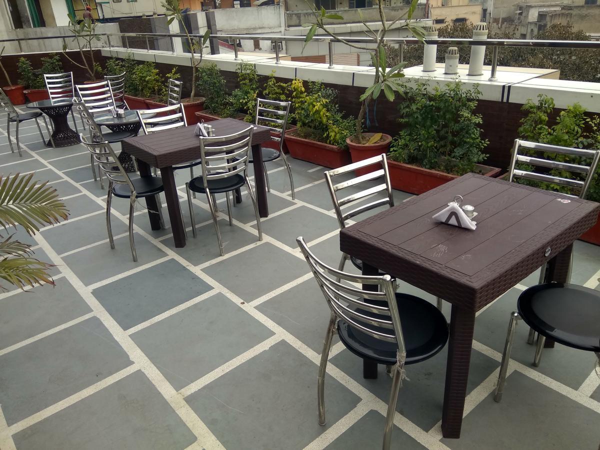 Hotel Pawan Plaza Near Sir Ganga Ram Hospital Delhi (National Capital Territory of India) Exterior foto