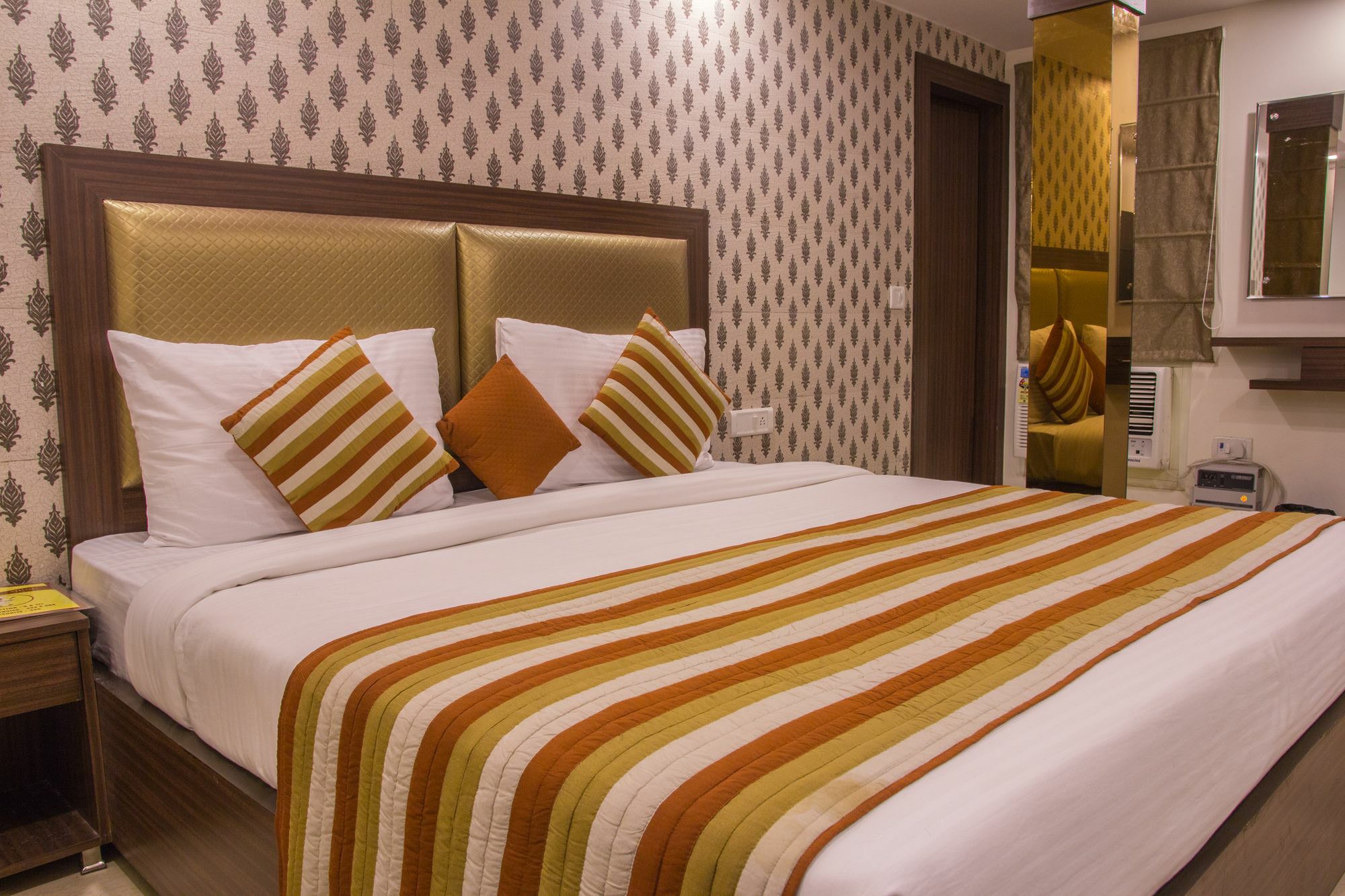 Hotel Pawan Plaza Near Sir Ganga Ram Hospital Delhi (National Capital Territory of India) Exterior foto